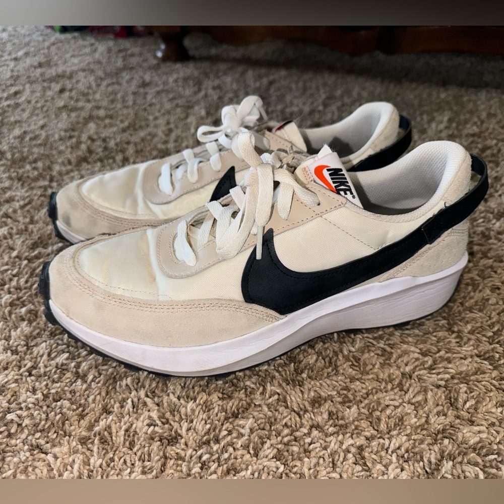 Women’s Nike Waffle Debut, size 11